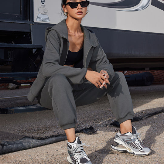 Damen Kapuzenjacke aus weichem Baumwollfleece im Oversize-Schnitt mit Kängurutaschen EB