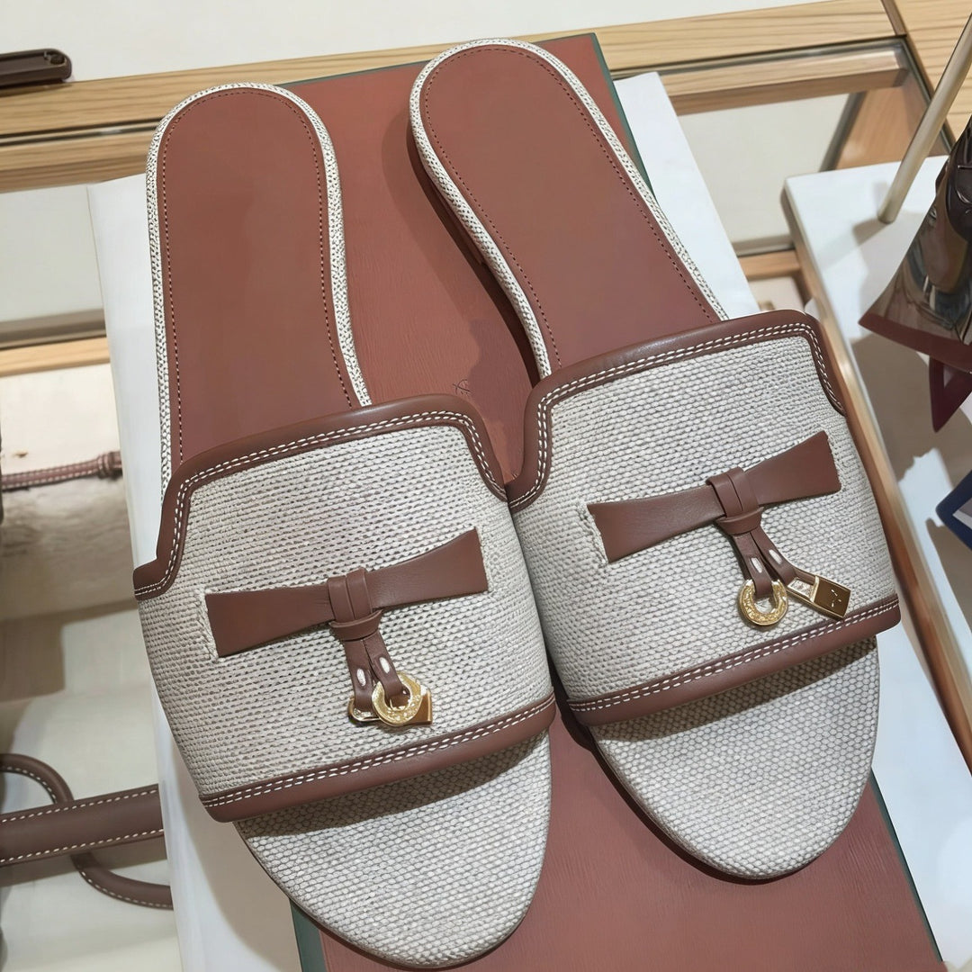 Damen Elegante Slippers aus weichem Wildleder mit dekorativem Riemendesign EB