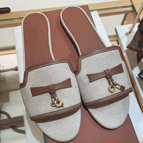 Damen Elegante Slippers aus weichem Wildleder mit dekorativem Riemendesign EB