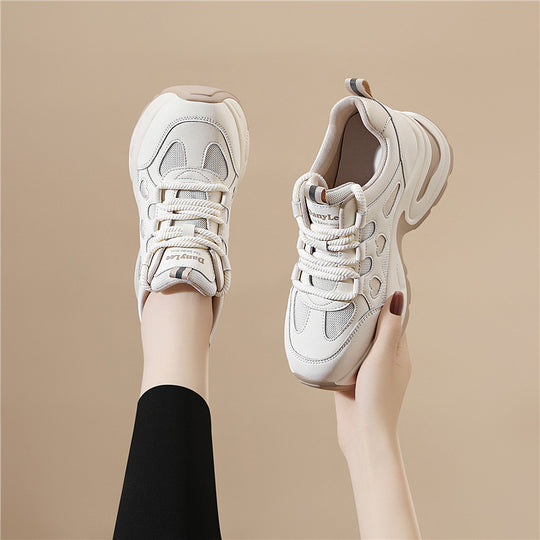 Damen Sportliche Chunky Sneakers mit Herz-Details und dämpfender Sohle EB