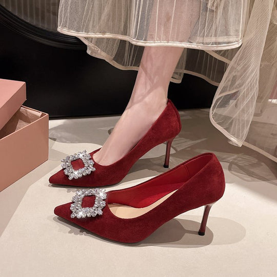 Damen elegante Pumps mit funkelndem Schmuckdetail EB