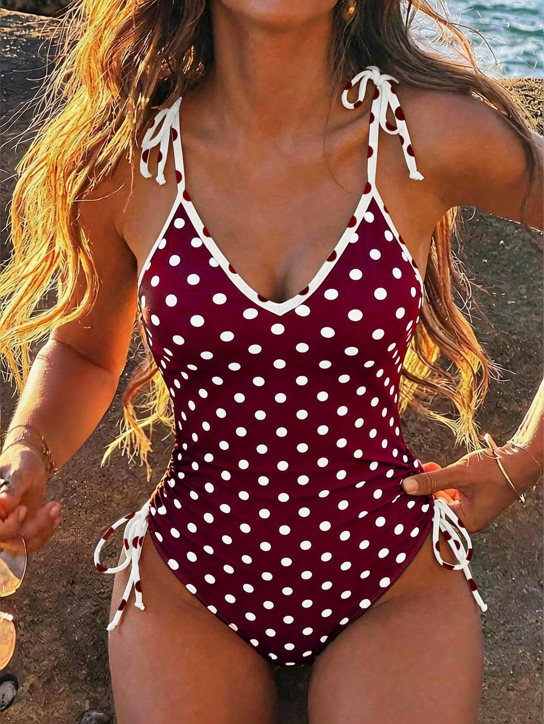 Damen einteiliges Schwimmoutfit mit verspieltem Punkten-Design EB