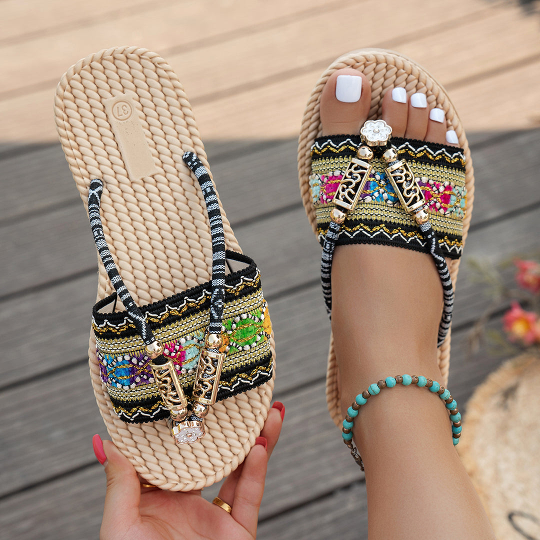 Damen Strandsandalen mit kunstvollem Handwerksdesign EB
