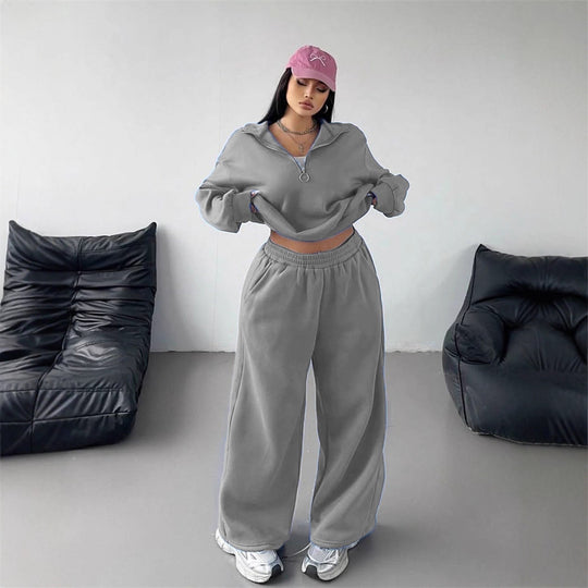 Damen Samt-Cropped-Ziphoodie und weit geschnittene High-Waist Palazzo-Jogginghose Eichborn Berlin