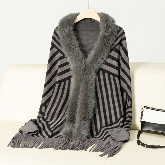 Damen Strickponcho mit elegantem Kunstfellkragen und fransigem Design EB