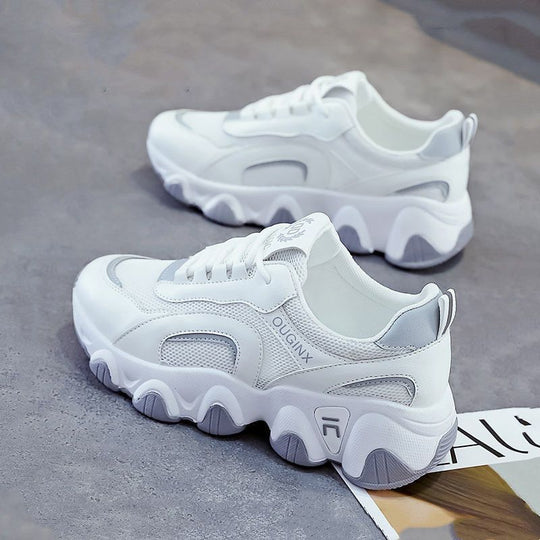 Damen Sportliche Sneakers mit futuristischem Design und hochdämpfender Sohle EB