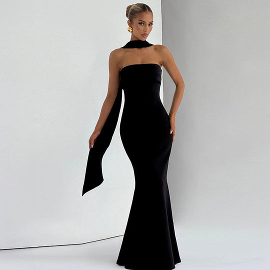 Damen Elegantes Langarm-Maxikleid mit transparenten Details EB
