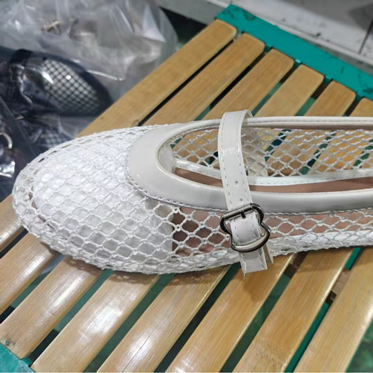 Damen Ballerina-Schuhe mit Netzdesign und verstellbarem Riemen EB