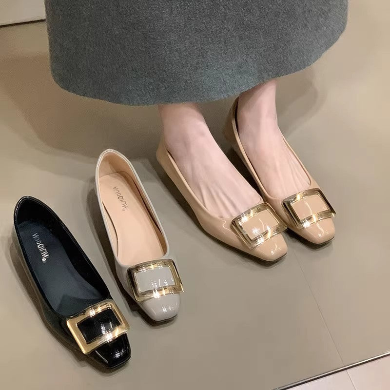 Damen Ballerinas mit eleganter Schnalle und hochwertiger Lackoberfläche EB