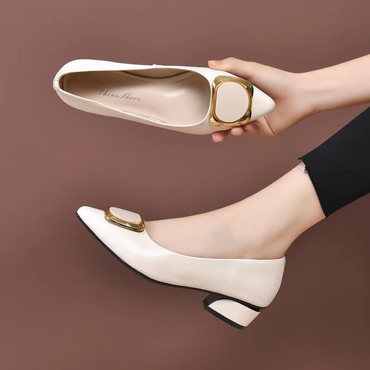 Damen Elegante Pumps mit glänzendem Schmuckdetail EB
