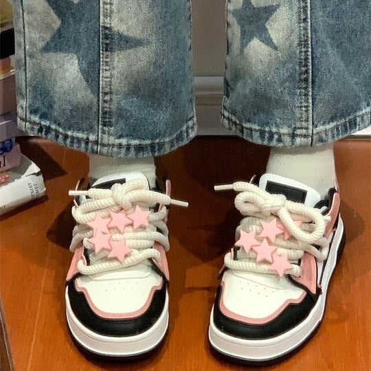 Damen Sneakers mit dekorativen Sternen von EB