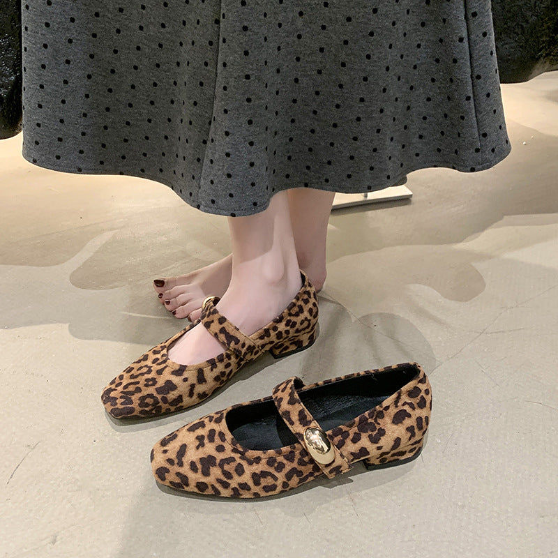 Damen Elegante Flachschuhe mit verstellbarem Riemen und glänzender Oberflächenstruktur EB