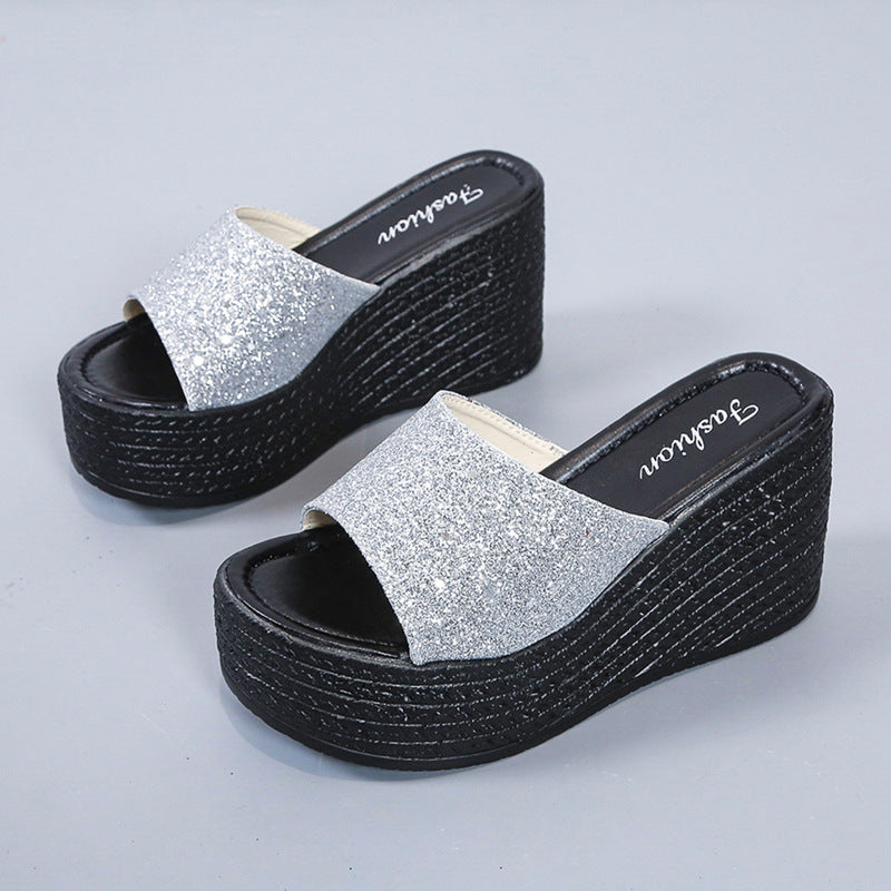 Damen nan offene Plateau-Mule mit glitzerndem Riemen, geprägter Keilsohle und gepolstertem Komfortfußbett EB