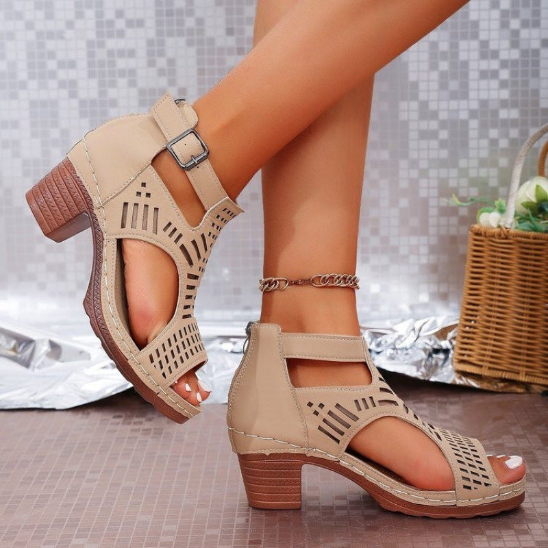 Damen trendige Sandalen mit durchbrochenem Design und Holz-Elementen EB