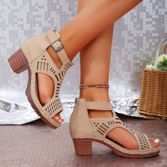 Damen trendige Sandalen mit durchbrochenem Design und Holz-Elementen EB