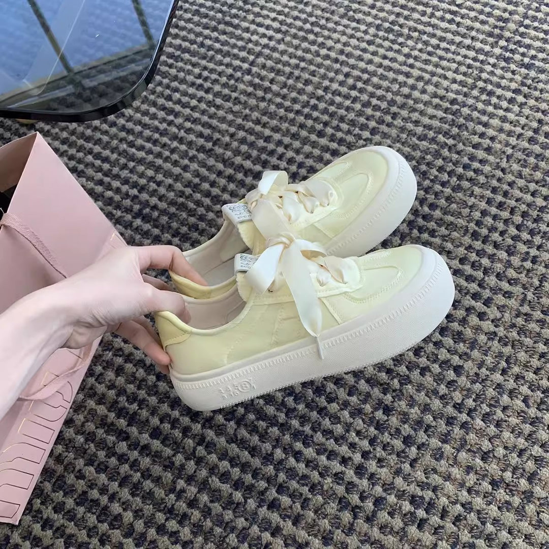 Damen Sneaker mit dekorativen Schleifen und hochwertiger Oberflächenstruktur EB