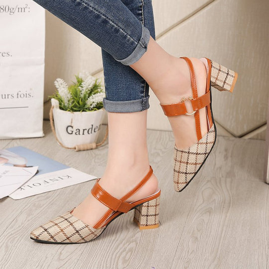 Damen Riemchen-Pumps mit elegantem Karomuster und praktischem Verschluss EB