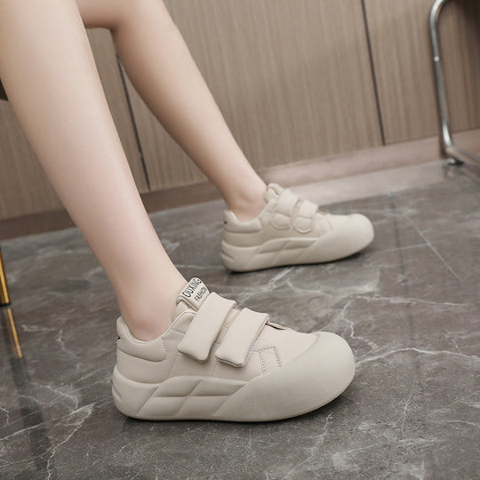Damen Freizeitschuhe mit verstellbaren Klettverschlüssen EB