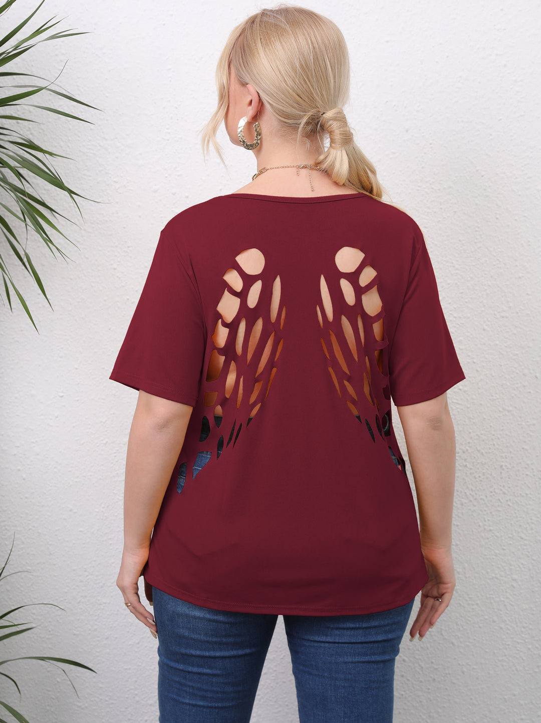 Damen angesagtes T-Shirt mit kreativen Ausschnitten EB