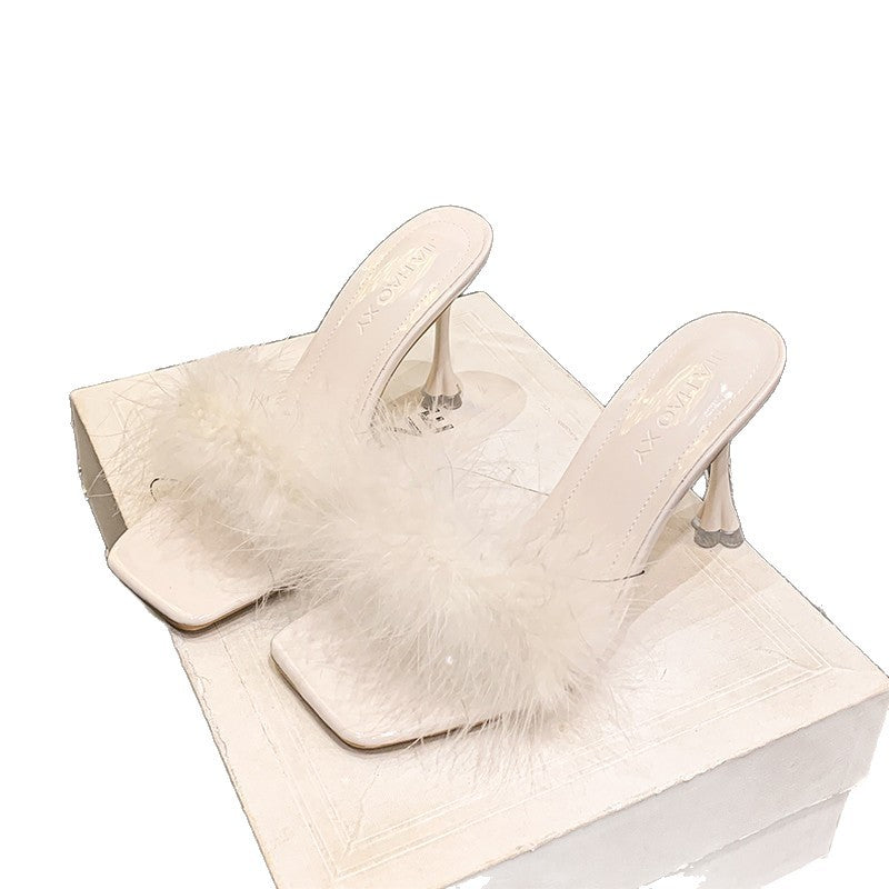 Damen trendige Slippers mit flauschigem Detail EB