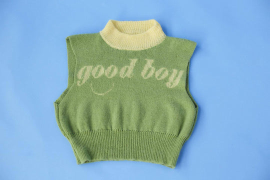 Damen stylischer Strickpullover mit modernem Rollkragen und einzigartigem Schriftzug EB