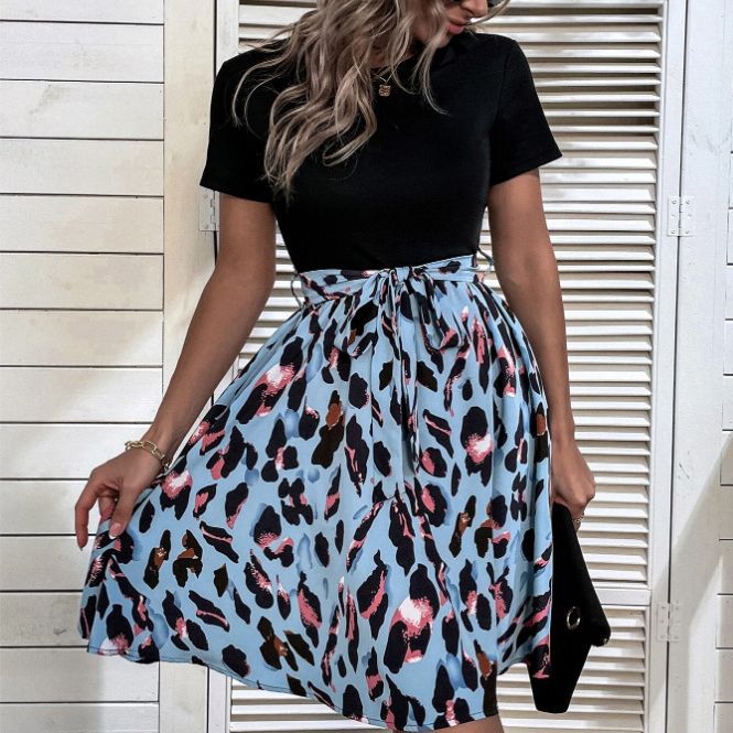 Damen Cocktailkleid mit Wickelbund und modischem Leopardenmuster EB