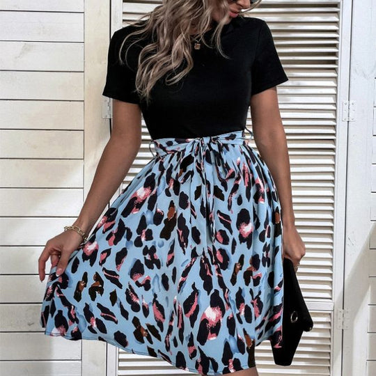 Damen Cocktailkleid mit Wickelbund und modischem Leopardenmuster EB
