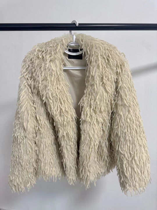 Damen Flauschige Kurzjacke aus Kunstpelz mit tiefem Schnitt EB