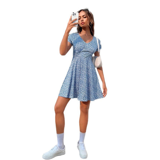Damen Sommerliches Freizeitkleid mit floralen Mustern und schwingendem Rock EB