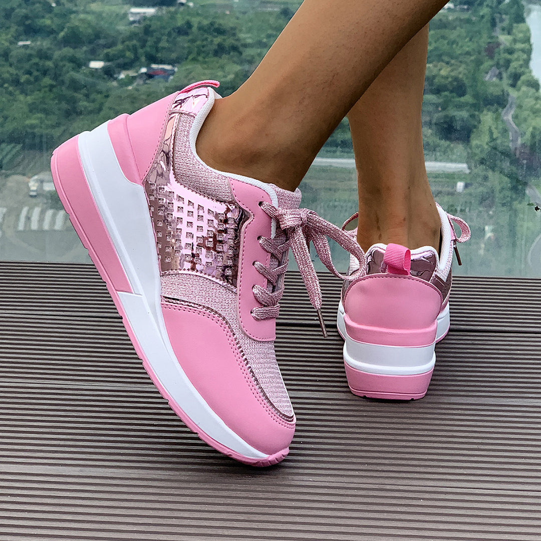 Damen stylische Keil-Sneaker mit metallischer Optik großflächigen Ziersteinen und gepolstertem Komfortfußbett EB