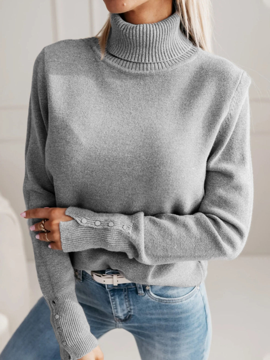Damen eleganter Rollkragenpullover mit Knopfdetails EB