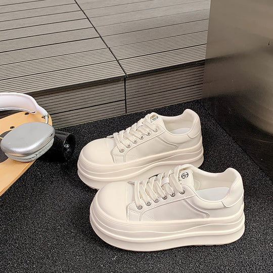 Damen modische Plateau Sneakers mit robustem Obermaterial und detaillierter Schnürung EB