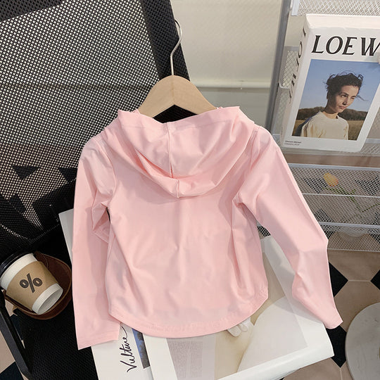 Mädchen Nan leichte atmungsaktive Kapuzenwindjacke mit vorderen Pattentaschen EB