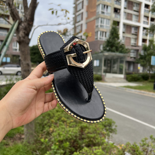Damen modische Riemen-Sandalen mit zeitgemäßem Schmuckdetail und rutschfester Sohle EB