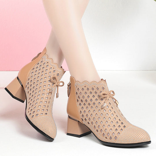 Damen Elegante Stiefeletten mit luftiger Netzstruktur und funkelnden Schmuckdetails EB