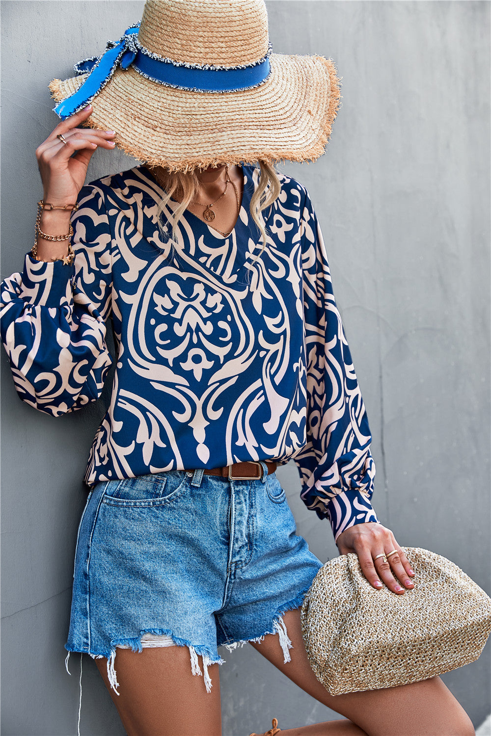 Damen Bluse mit elegantem Barockmuster und lässigen Puffärmeln EB