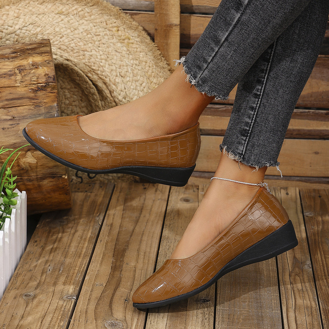 Damen elegante Ballerinas mit glänzender Krokodilprägung EB