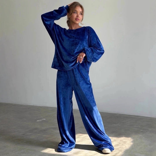 Damen luxuriöses Samt-Relax-Set mit Oversize-Crewneck und hochgeschnittener Gummibund-Jogger Eichborn Berlin