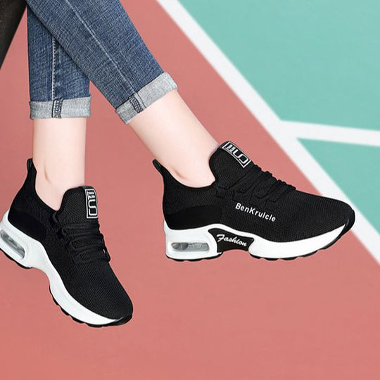 Damen Atmungsaktive Lifestyle-Sneaker mit dämpfender Luftpolstersohle EB