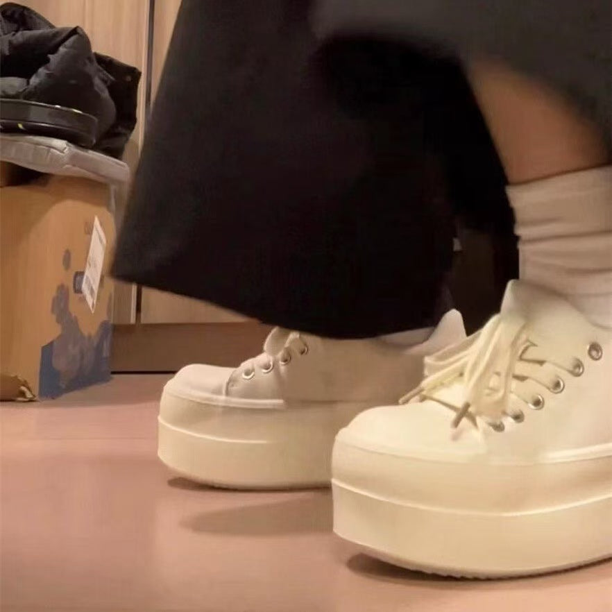 Damen Plateau-Sneaker mit stylischem Obermaterial und komfortabler Sohle EB