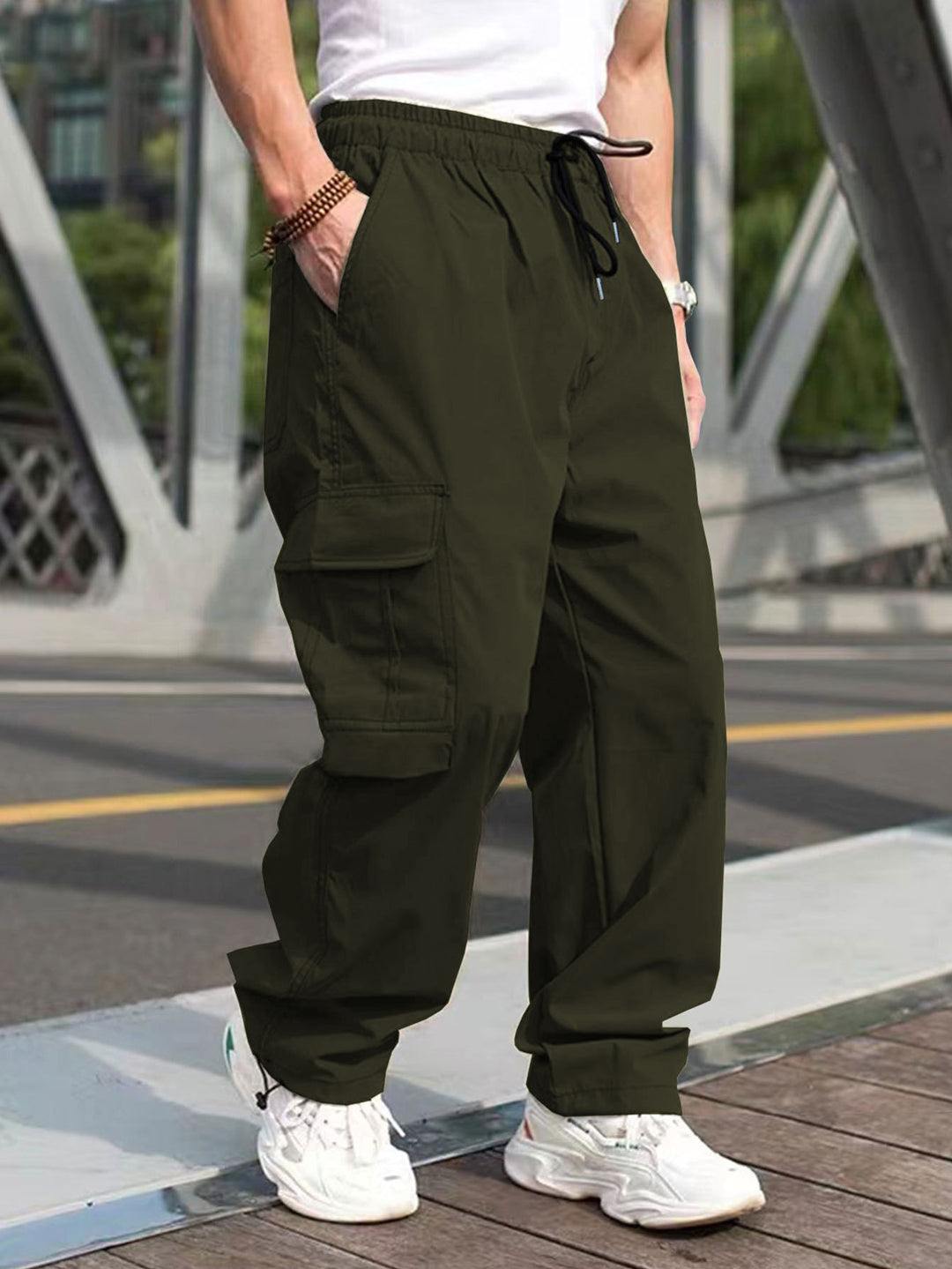 Herren Cargo-Hose mit vielen funktionalen Taschen und lockerer Passform EB