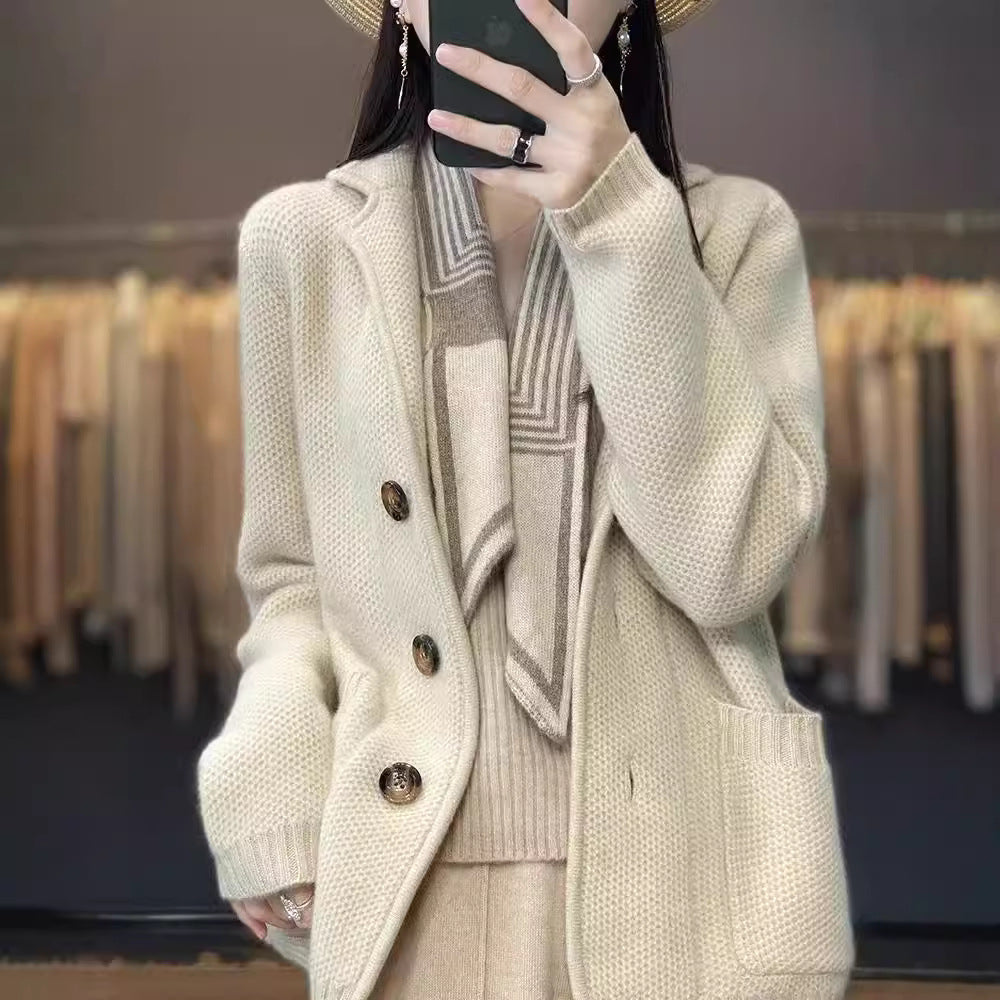 Damen Strickjacke mit oversized Schnitt und lässigem Kragen EB
