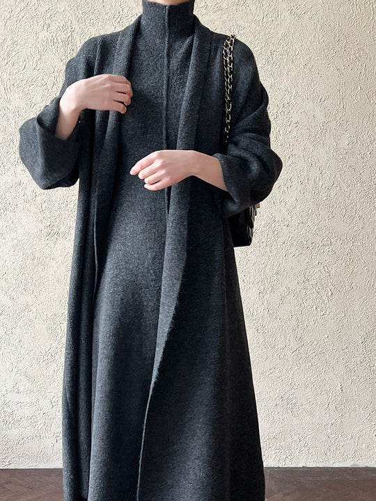 Damen Langer Strickmantel mit hohem Kragen und elegantem Schnitt EB