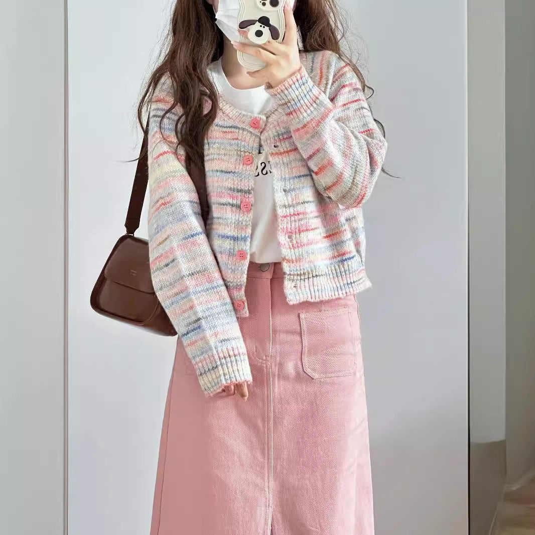 Damen Strickjacke mit buntem Muster und zarten Knöpfen EB