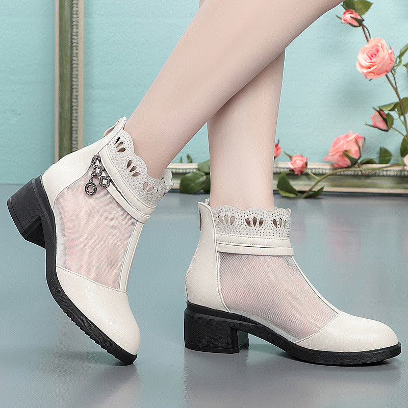 Damen Modische Stiefeletten mit transparentem Mesh-Einsatz und funkelndem Schmuckdetail EB