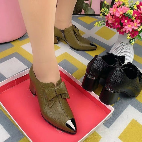 Damen nan elegante Pumps mit spitzer Metallkappe, dekorativer Schleife, seitlichem Reißverschluss und mittelhohem Blockabsatz EB
