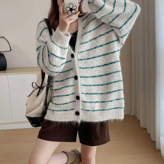 Damen Gemusterte Strickjacke mit sanften Puffärmeln und Knopfleiste EB