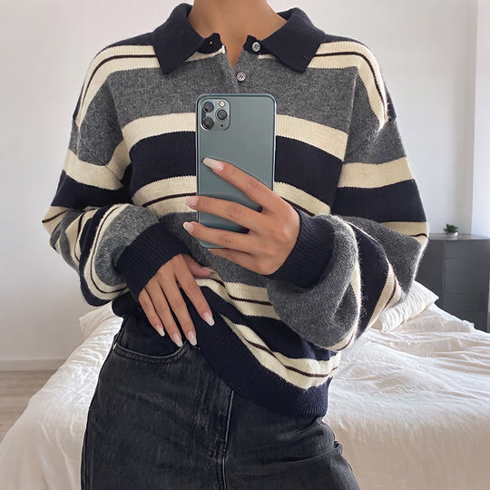 Damen Oversize-Strickpullover mit Polokragen, Streifenmuster und Knopfblende EB