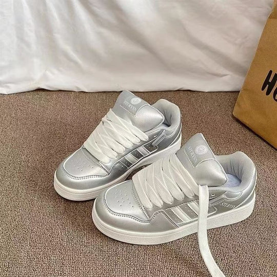 Damen Modische Sneaker mit schimmerndem Metallic-Obermaterial und gepolsterter Innensohle EB
