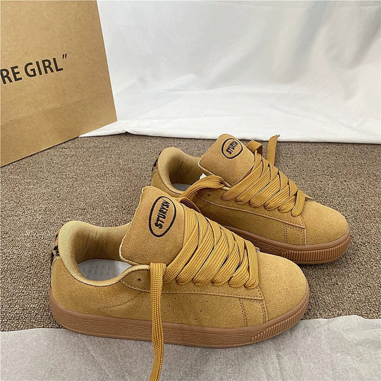 Damen Sneakers aus weichem Wildleder mit rutschfester Gummisohle EB